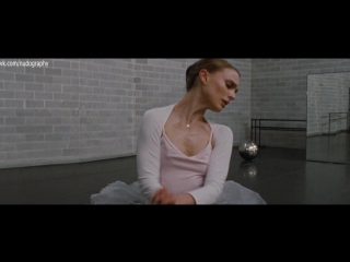 natalie portman in black swan (2010, darren aronofsky) big ass milf