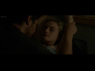 julia garner (julia garner sex scenes in one percent more humid 2017) small tits big ass
